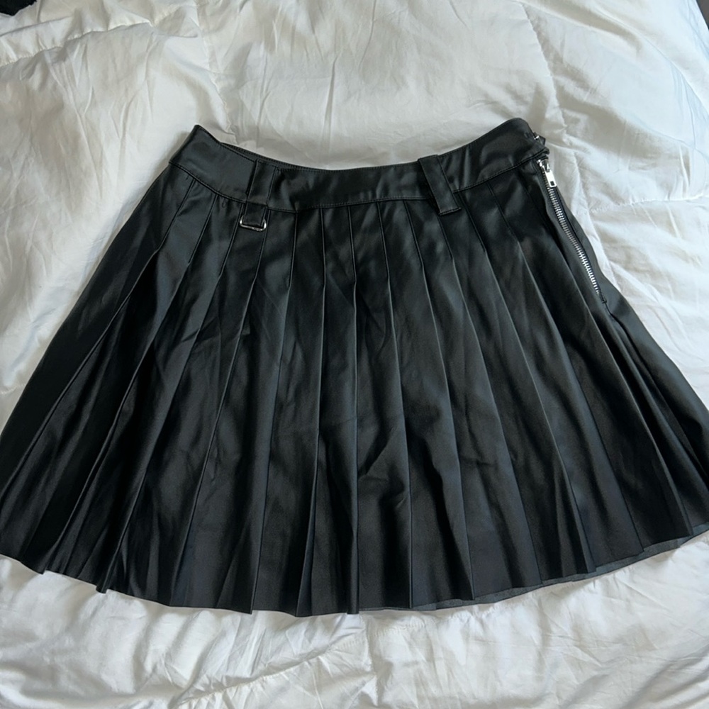 Fashion nova faux pleated skirt